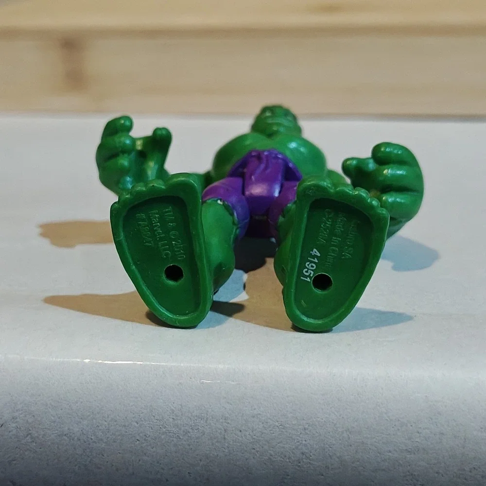 2010 Hasbro Marvel Super Hero Incredible Hulk Action Figure 2.75 Toy Cake Topper